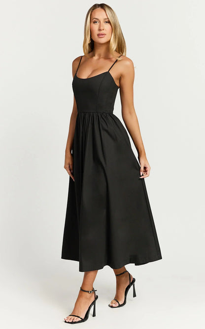 Braelyn Midi Dress - Scoop Neck Flare Dress in Black