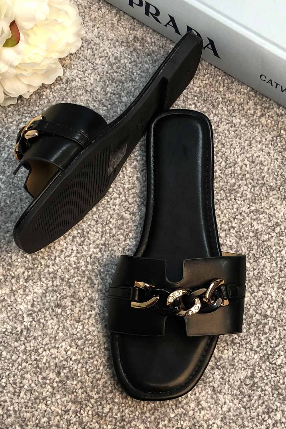 Black Slider Sandals With Chunky Chain